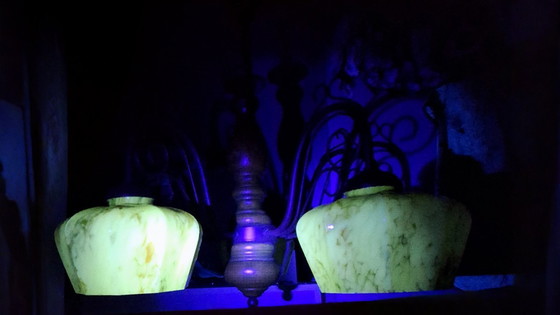 Image 1 of Lámpara de araña Art Déco con pantallas de cristal de uranio