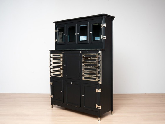 Duitse instrumentenkast voor tandartsen van Arnold Biber, Pforzheim, circa 1920. – Vitrinekasten, Wood (photo 5 of 19)