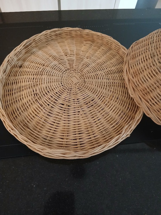 Image 1 of Grote Rieten Cloche met rieten plateau - diameter 42 cm