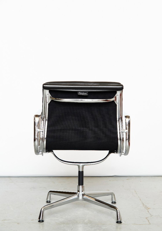 Image 1 of Charles & Ray Eames Chair EA 208 Chair for Vitra