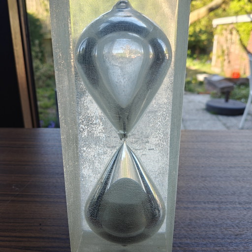 Vintage-Design, massive Sanduhr aus den 70er- und 80er-Jahren