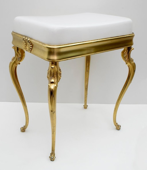 Tabouret italien moderne du milieu du siècle en laiton et plexiglas, 1950