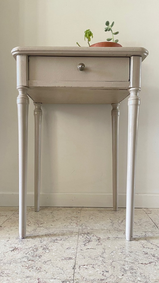 Image 1 of Comodino antico con cassetto