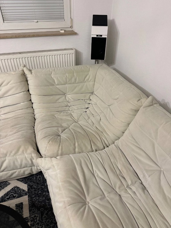 Sofa Togo von Ligne Roset, cremefarbenes Alcantara, 3-Sitzer, 2-Sitzer-Eckelement, Hocker – Ecksofas, Other (photo 9 of 12)