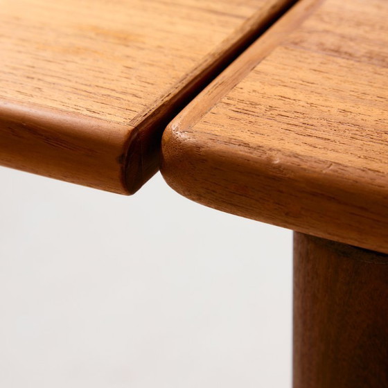 Image 1 of MK9798 Table de salle à manger en teck restaurée