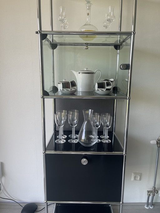 Vitrine design USM Haller