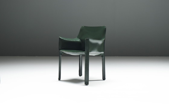 Image 1 of Ensemble vintage de rares chaises Cab 413 vert foncé par Mario Bellini - Cassina Italy