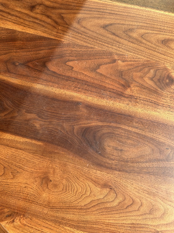 Image 1 of Mesa de comedor de nogal