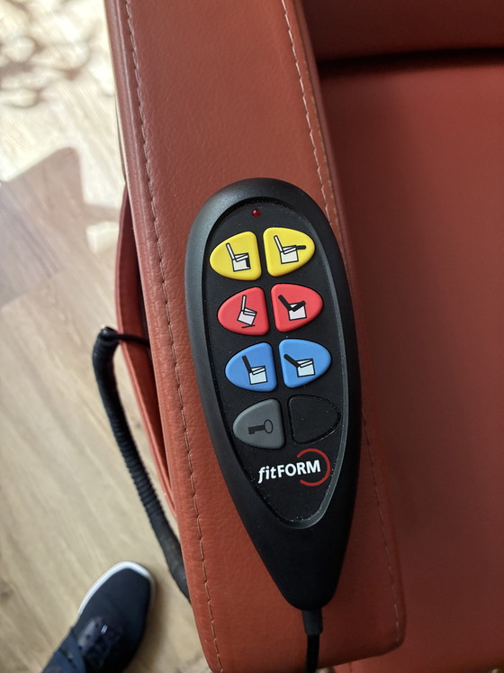 Poltrona Relax Elettrica con Funzione Alzapersona, Pelle Cognac – Fitform, Poltrone relax, Leather, Plastic (photo 5 of 8)