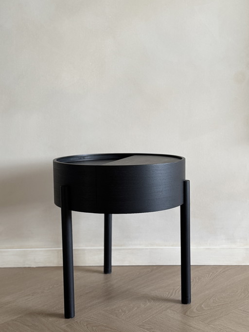 Woud Arc bijzettafel black painted ash