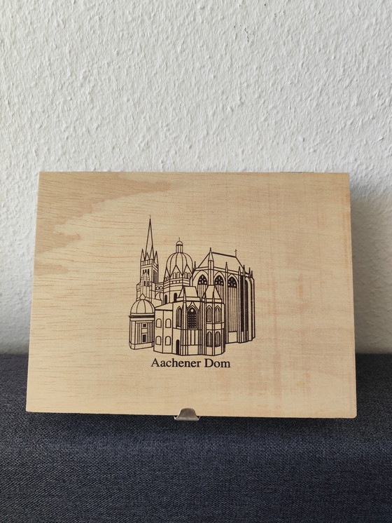 Image 1 of Wooden box of Aachener Printen (gingerbread) with Aachen Cathedral engraving, metal clasp, vintage.