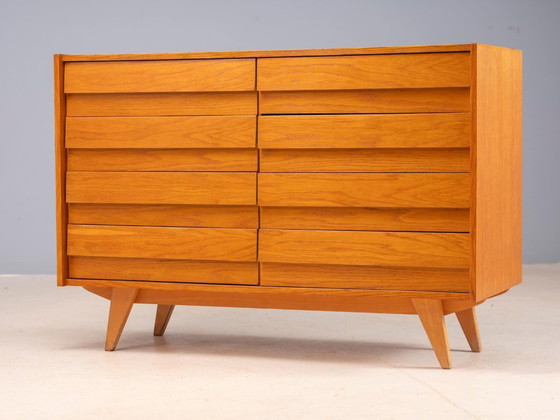 Cassettiera vintage ceca U-453 di Jiří Jiroutek, anni '60, impiallacciatura di quercia, 110 × 45 × 77 cm (photo 5 of 10)