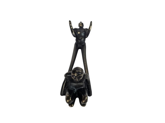 Image 1 of Corry Ammerlaan - « The Connection » - Sculpture - Porte-bouteille de vin - Bronze - 2000