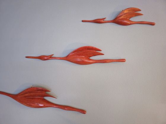 Image 1 of Decorazione murale vintage in legno di teak con uccelli.