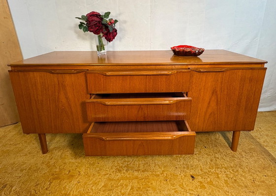 Buffet vintage exceptionnel en teck, style années 60 | Design britannique scandinave. Un buffet vintage des (photo 2 of 9)