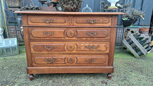 Commode en chêne antique, commode, Dim. 120 X 52Cm et 89Cm de haut.
