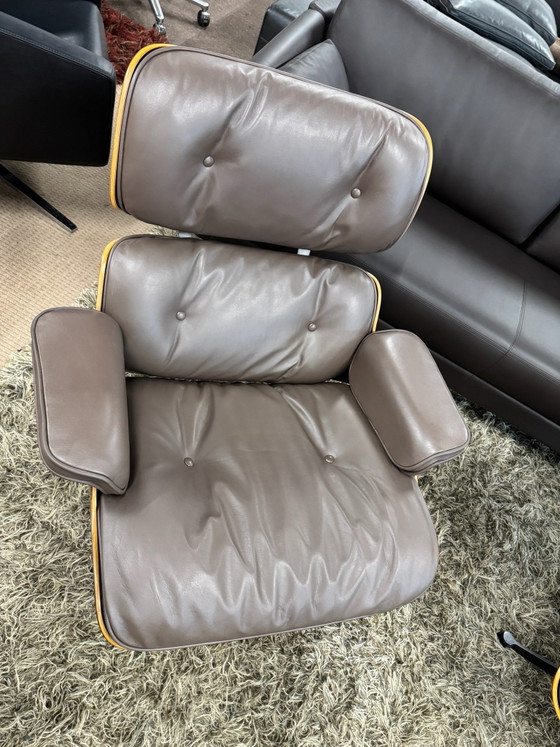 Sillón Lounge Eames – Vitra, Sillas giratorias, Cuero (photo 5 of 14)