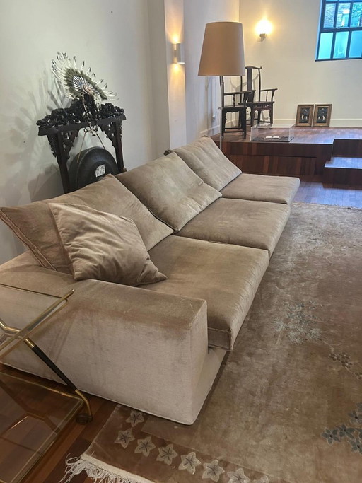 Taupe fluweel bank