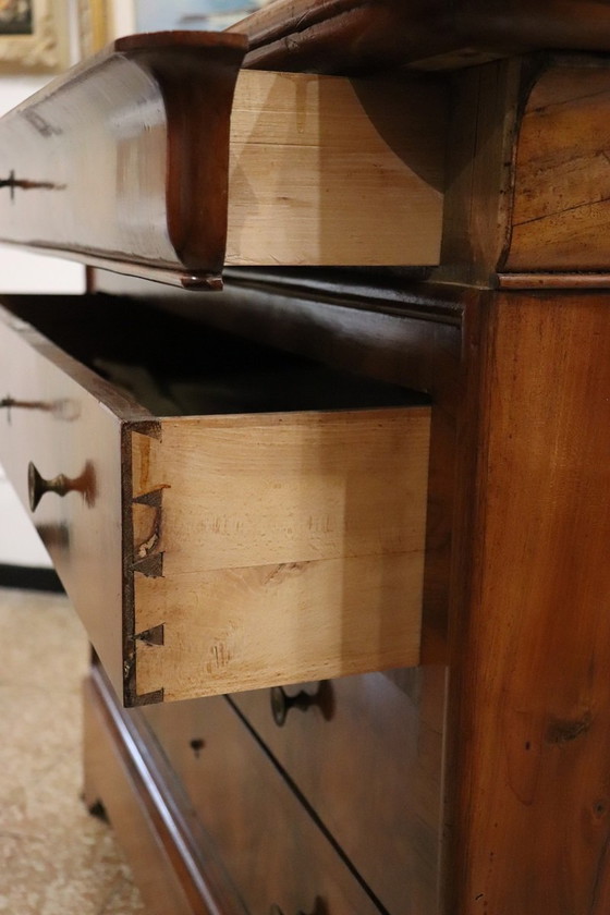 Image 1 of Cómoda antigua de nogal, restaurada, Italia, siglo XIX