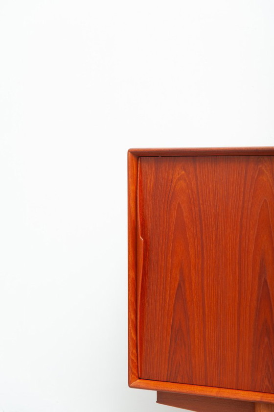 Image 1 of Groot teakhouten dressoir uit Dyrlund, jaren 60