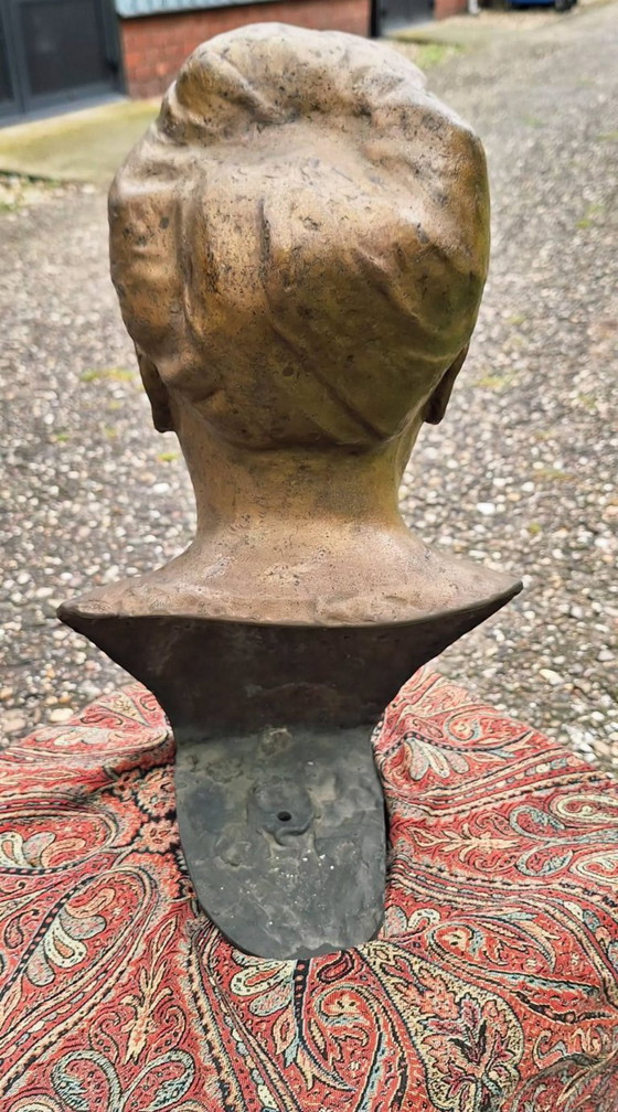 Busto di donna, color bronzo, Sculture, Marrone, Realisme (foto 4 di 9)