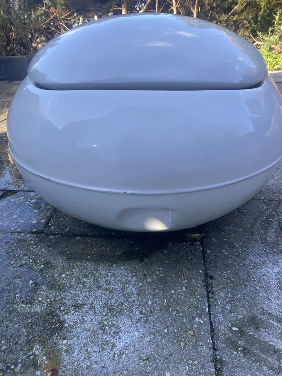 Image 1 of sedia a forma di uovo