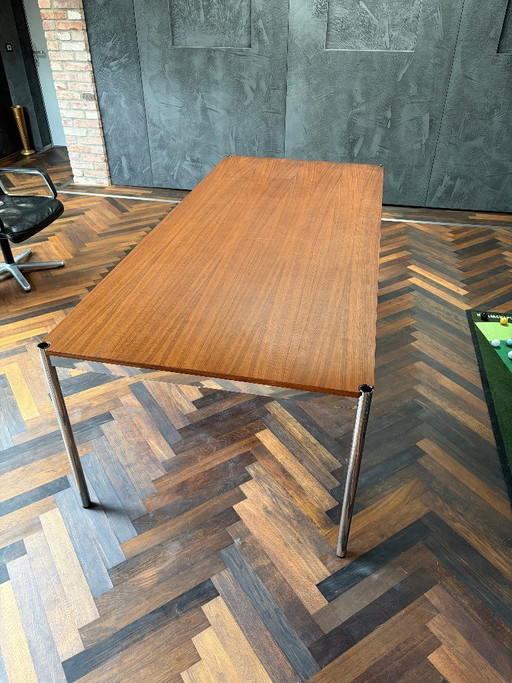 USM Haller conference table (cherry wood) dimensions 2.25 m x 1 m