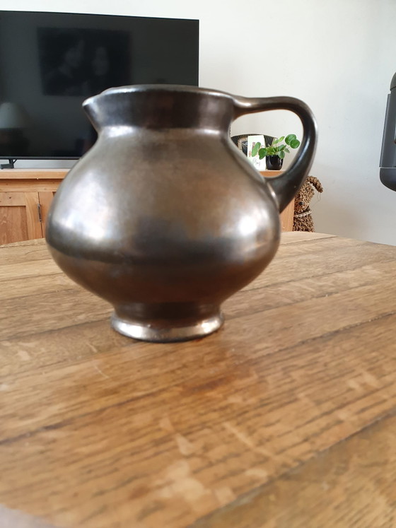 Bellissima brocca antica Mobach Utrecht a forma di orecchio / Brocca modello Kamo 5 – Smalto bronzo (circa (photo 5 of 13)