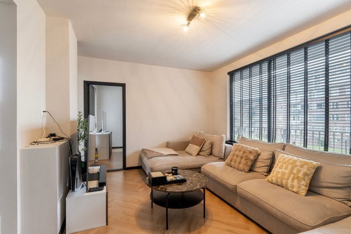 Room 108 Chaise-Lounge