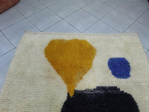 Handmade Traditional Moroccan Berber Rug, Size 2/3 M