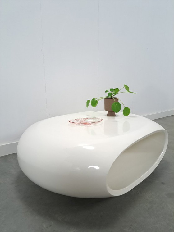 Image 1 of White Space Age oval round table with open compartment