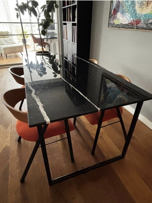 Table de salle à manger en marbre Nero Marquina, 160 x 90 cm, piètement en acier