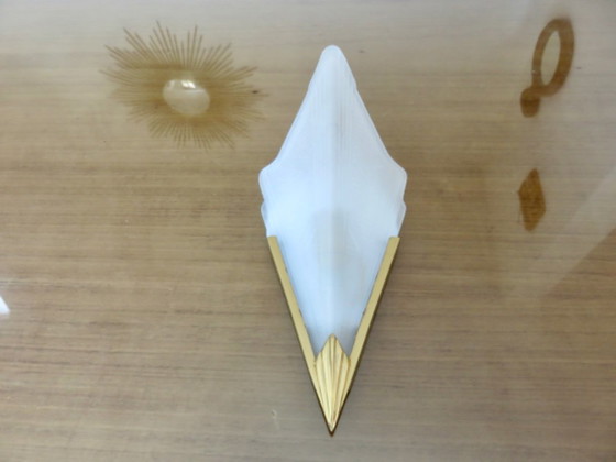 Art Deco Wall light, in gilded brass and thick frosted glass, Transparent (photo 3 of 12)