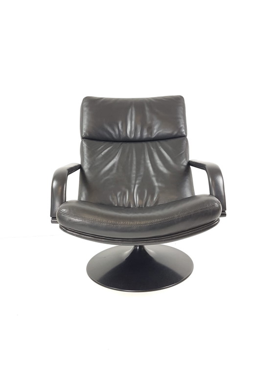 Image 1 of Sillón giratorio Artifort F142 de piel negra con base redonda