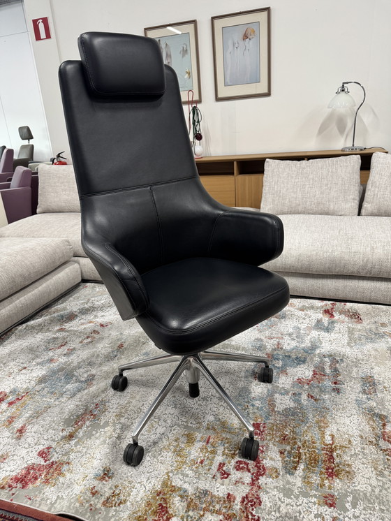 Image 1 of Vitra Repos