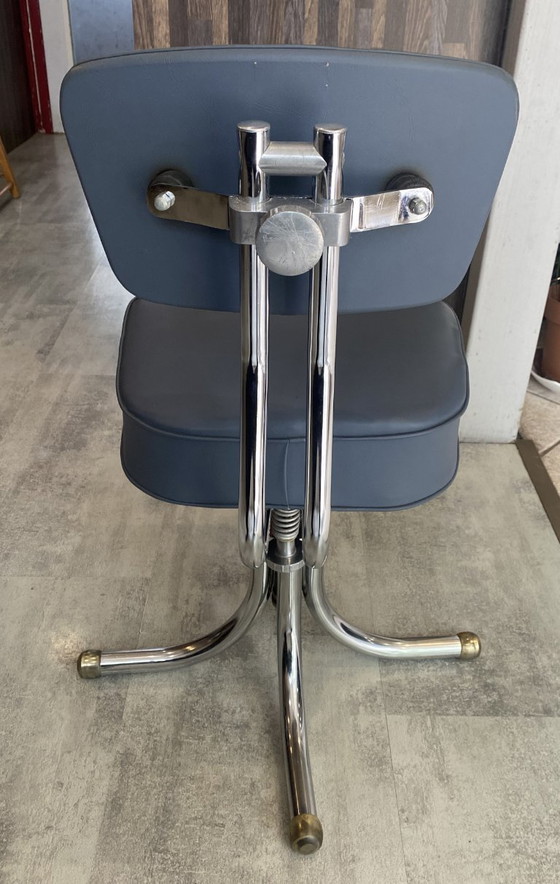 Image 1 of Sedia da ufficio girevole vintage anni '50 in stile Roneo, rivestita in similpelle grigia cromata.