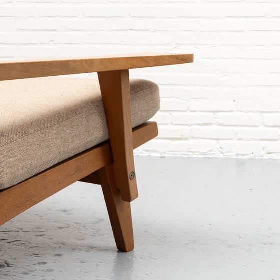 Image 1 of Hans Wegner GE-375/2 Zweisitziges Sofa