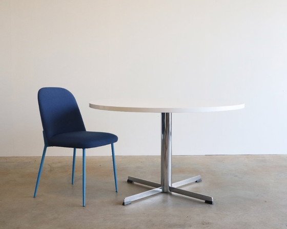 Image 1 of Vintage white round dining table 120 cm