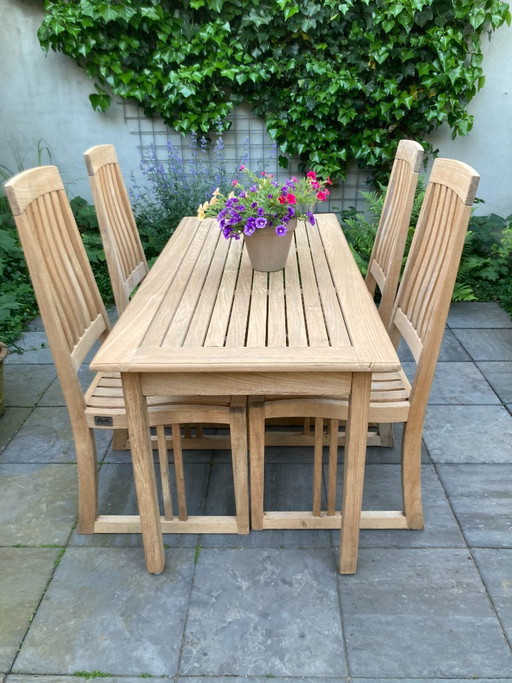 Compact set of garden table and 4 chairs, Premium Gloster quality