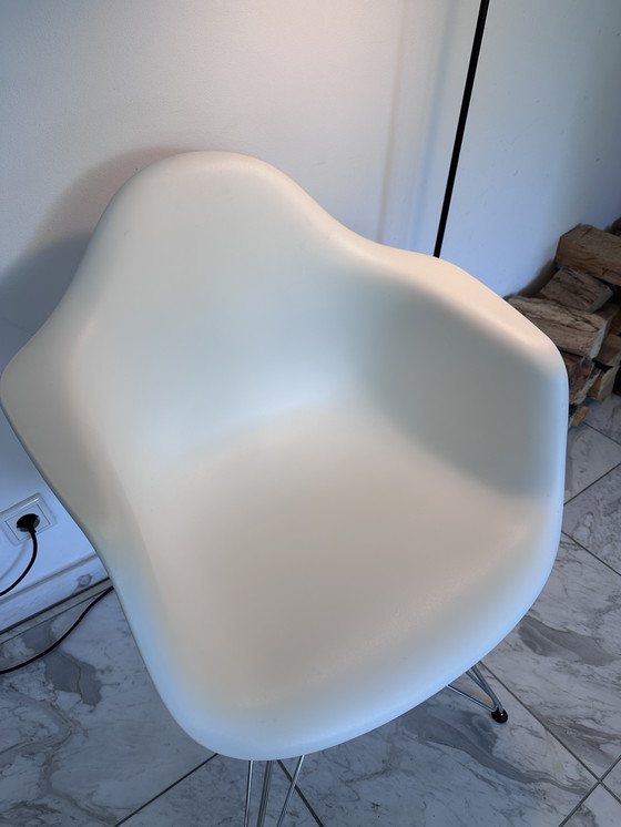 Image 1 of Vitra Sillón Eames de plástico DAR