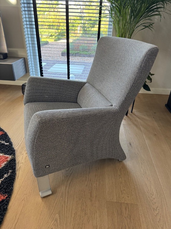 Image 1 of Poltrona alta modello HSE 322 rivestita in tessuto