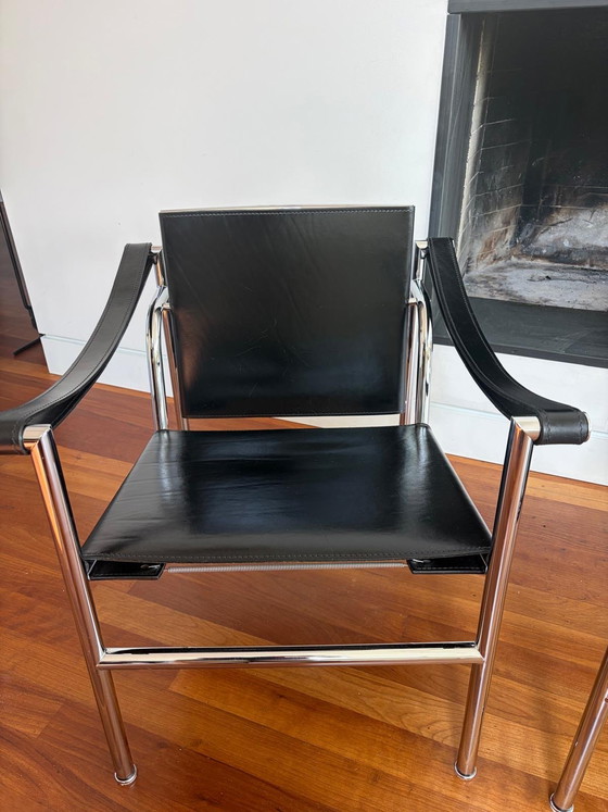 Image 1 of Twee Cassina LC1 stoelen van Le Corbusier