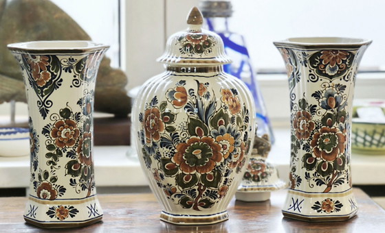 3-Piece Vintage Delfts Polychroom Garniture Vase Set (Kaststel) + 2 Lids!, Ceramic, Blue (photo 3 of 9)