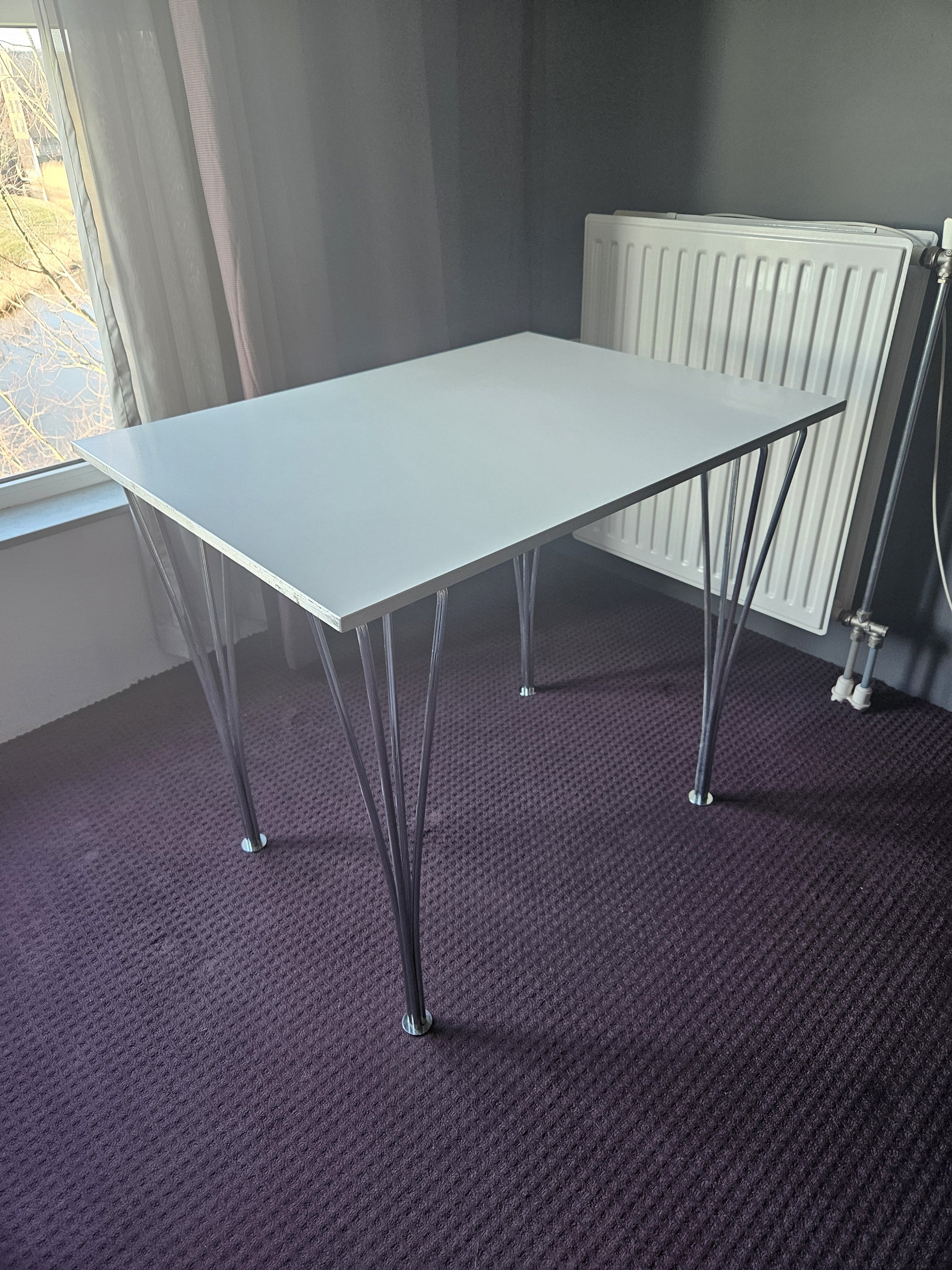 Fritz Hansen dining table | €400 | Whoppah