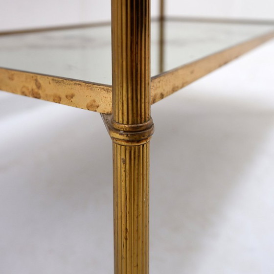 Image 1 of Mesa auxiliar de dos niveles con espejo verre églomisé, de Maison Jansen, Francia 1950