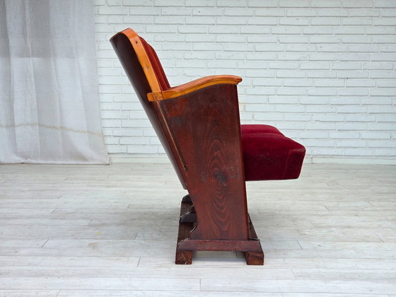 Image 1 of Fauteuils de cinéma/théâtre danois des années 1950, en velours d'ameublement, état d'origine.