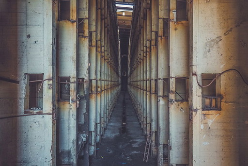 - Fábrica abandonada