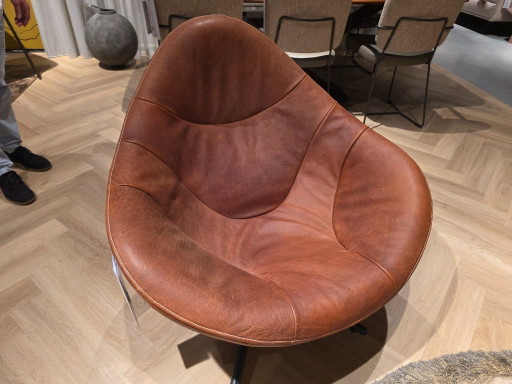 Poltrona nascosta incl. pouf di Label van den Berg