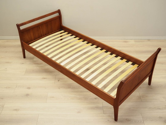 Image 1 of Lit en teck, design danois, années 1970, fabrication : Danemark
