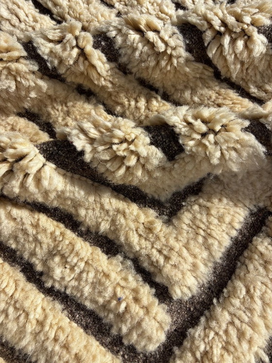 Image 1 of Small Handmade Moroccan Mrirt Wool Rug 100x160 cm– White Minimal Geometric Design 